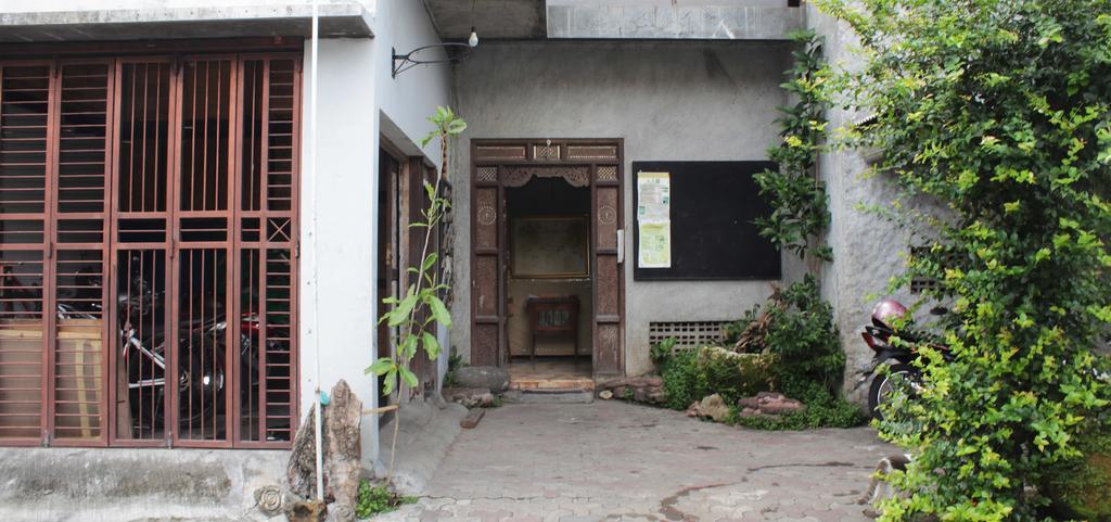 Apartament Posnya Seni Godod Jogyakarta Zewnętrze zdjęcie